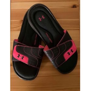 Under Armour Women's Athletic Slides- size…